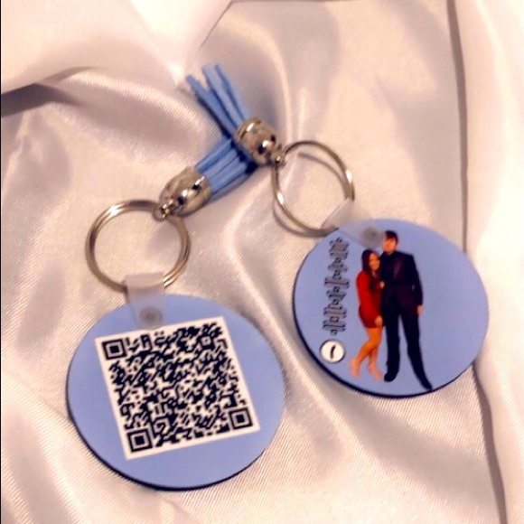 Matching Couples Scannable Keychains | Love Song Custom Valentine’s Day Gift - Picture 1 of 4